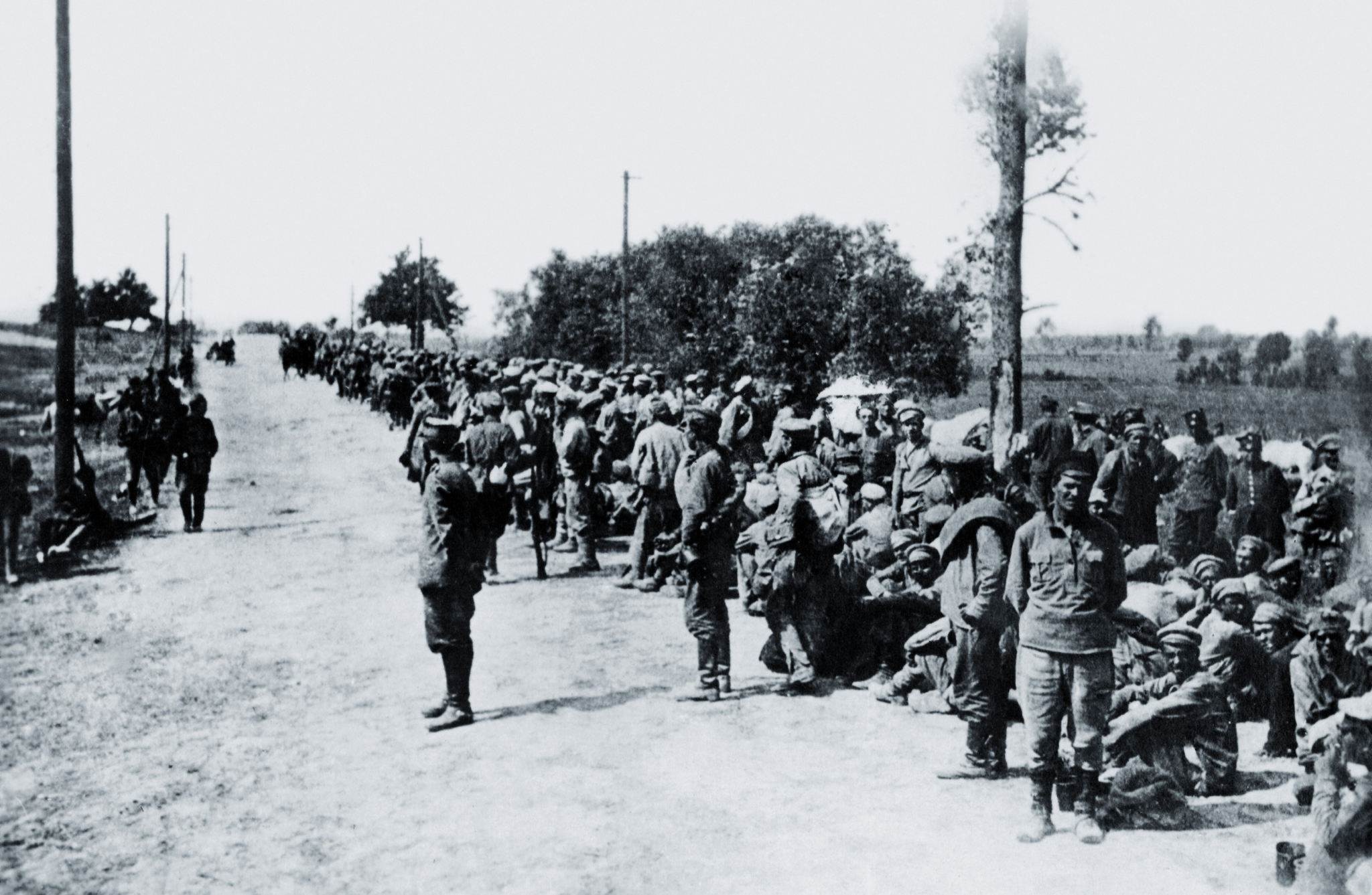 Sierpień 1920 r. Jeńcy sowieccy wzięci do niewoli pod Radzyminem. Źródło: Centralne Archiwum Wojskowe WBH
