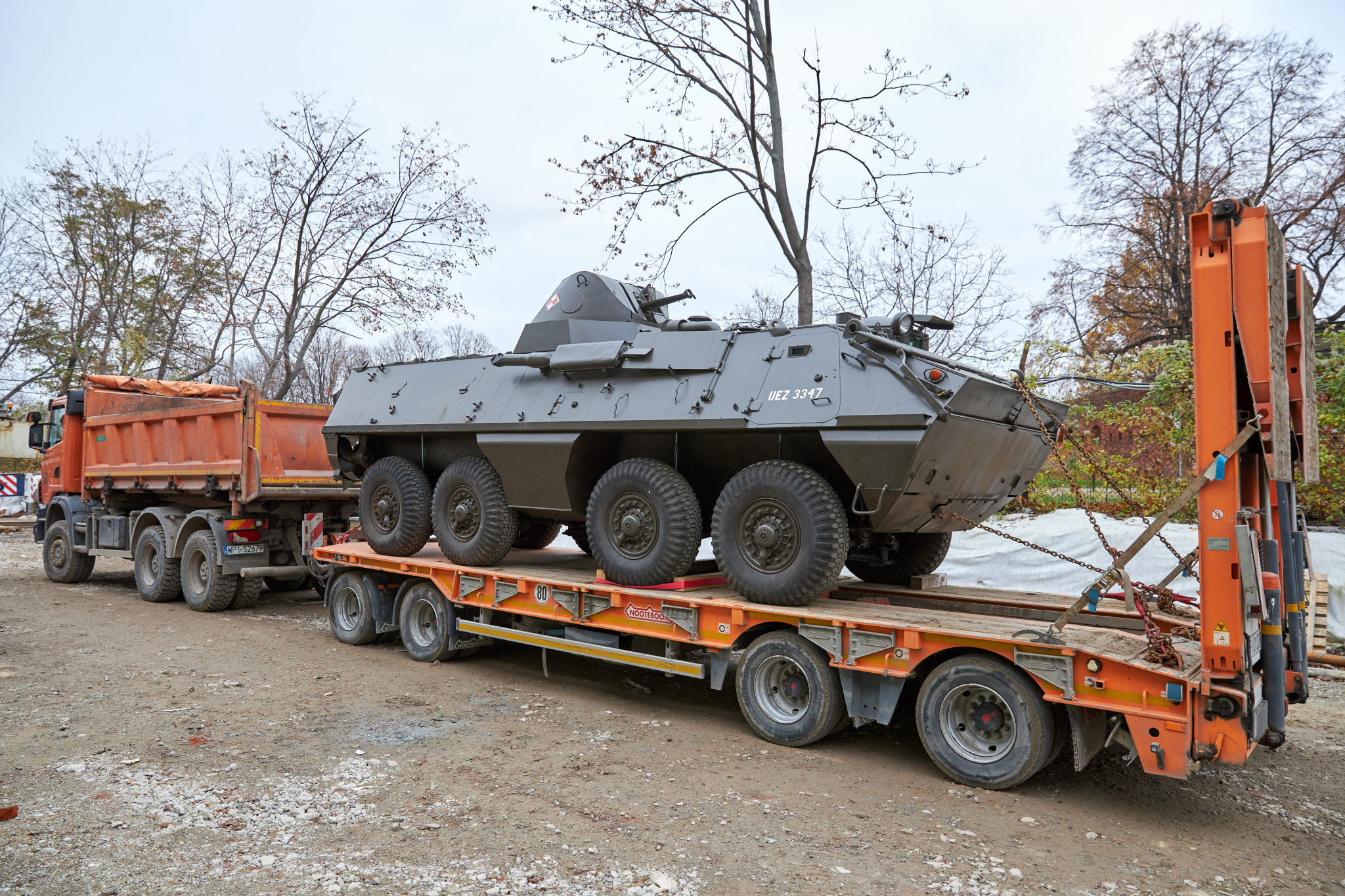 Transporter opancerzony SKOT (cz. Střední Kolový Obrněný Transportér – Średni Kołowy Opancerzony Transporter).Fot. Maciej Cioch / MHP