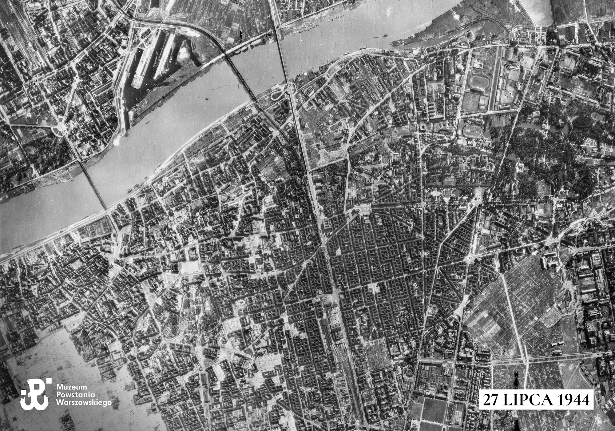 Zdjęcie lotnicze z 27 lipca 1944 r. Źródło: www.korzeniemiasta.pl