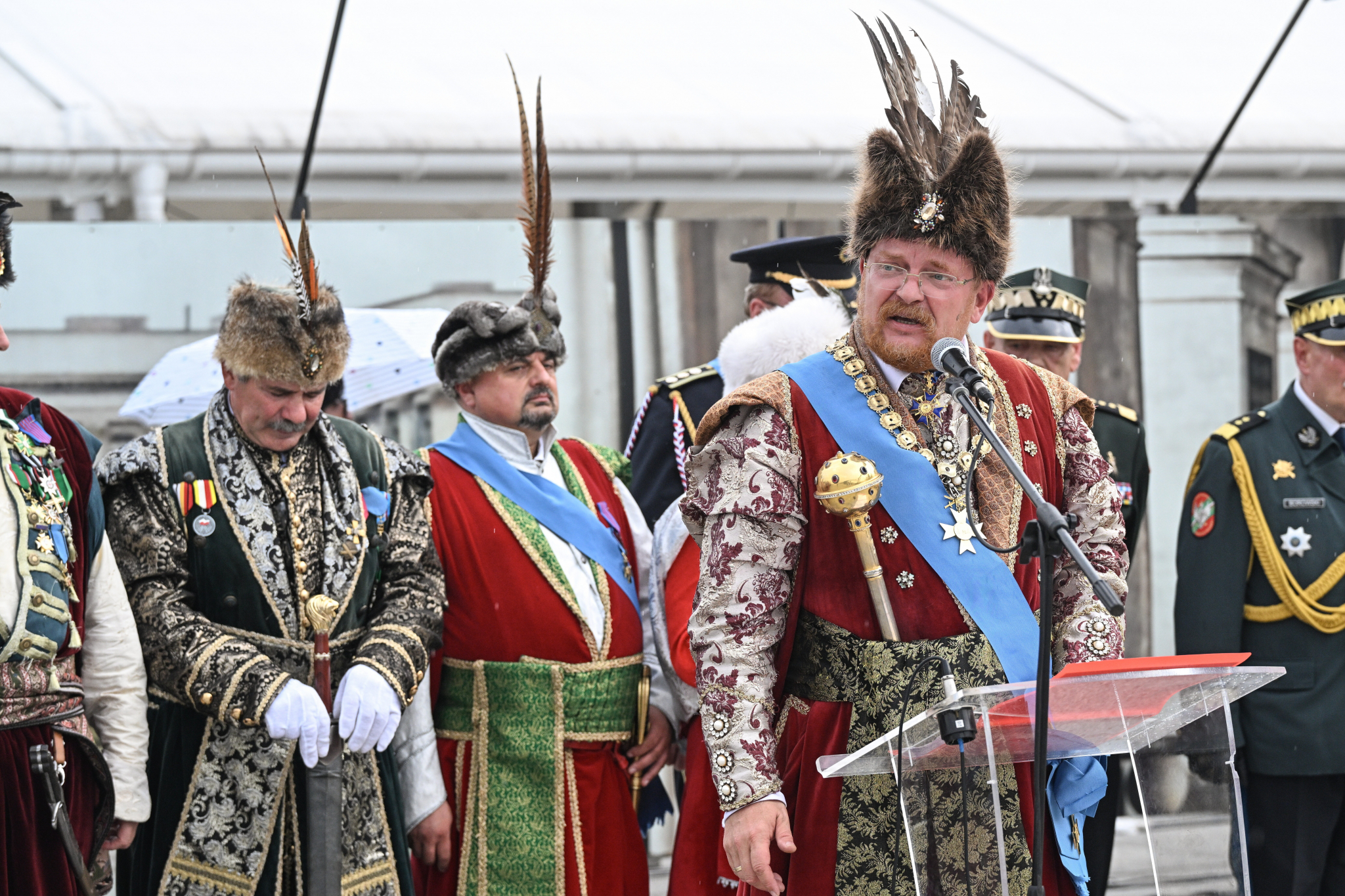 Bractwa kurkowe podczas uroczystości z okazji Tysiąclecia Koronacji Pierwszych Królów Polski. Fot. PAP/Radek Pietruszka