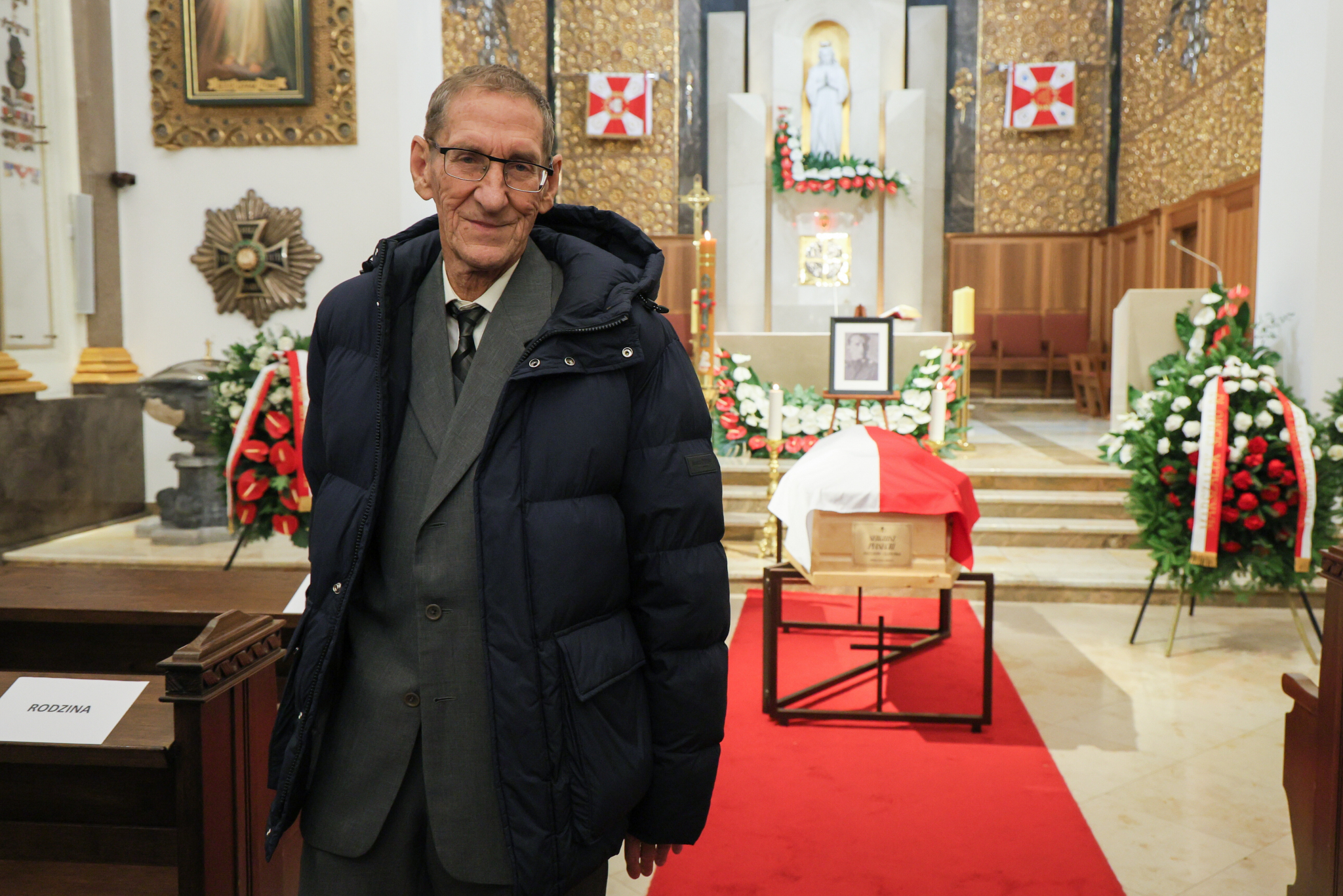 Władysław Piasecki na uroczystościach pogrzebowych swojego ojca, Sergiusza Piaseckiego w katedrze polowej Wojska Polskiego w Warszawie. Fot. PAP/Paweł Supernak