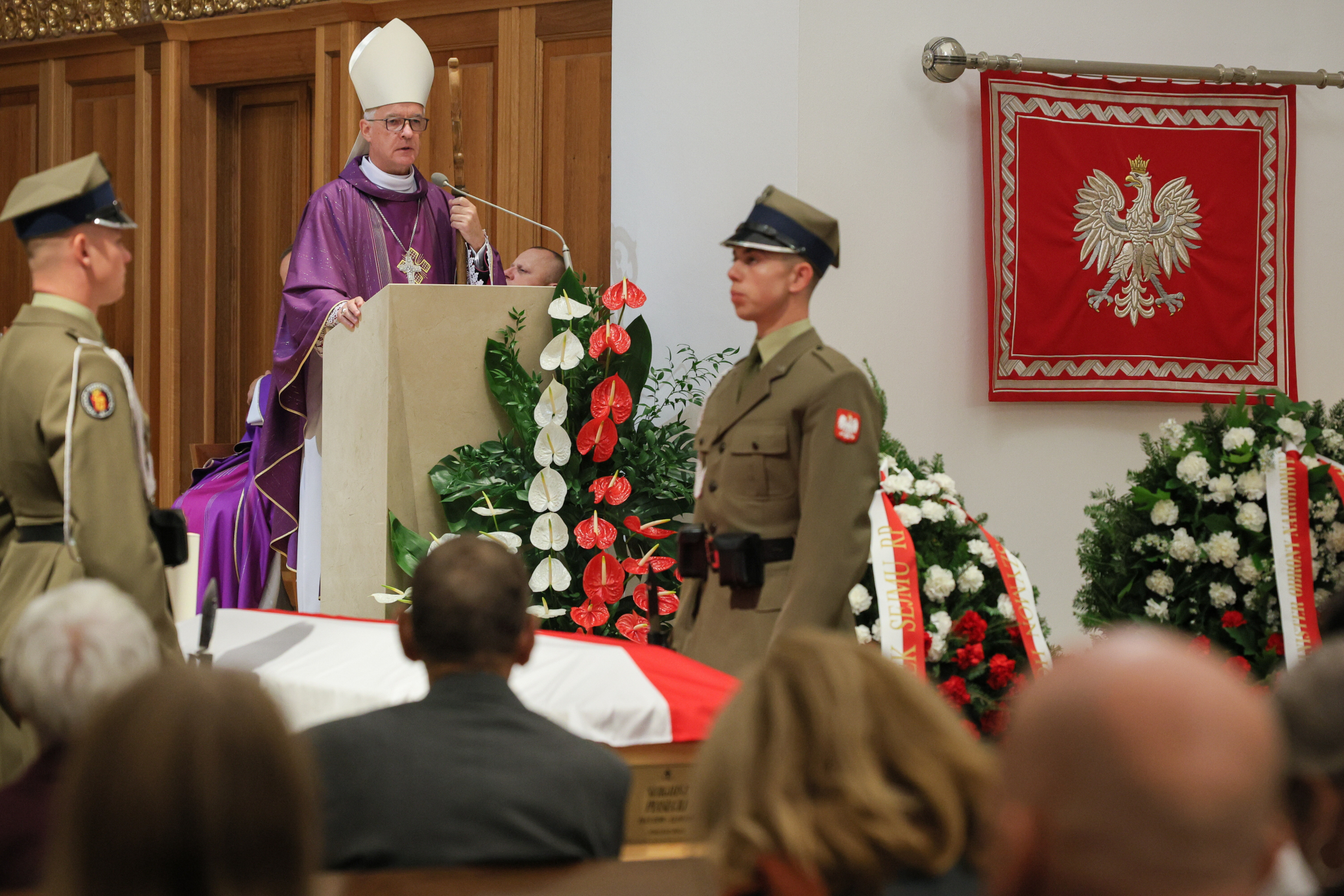 Biskup polowy Wojska Polskiego Wiesław Lechowicz na uroczystościach pogrzebowych Sergiusza Piaseckiego w katedrze polowej Wojska Polskiego w Warszawie. Fot. PAP/Paweł Supernak