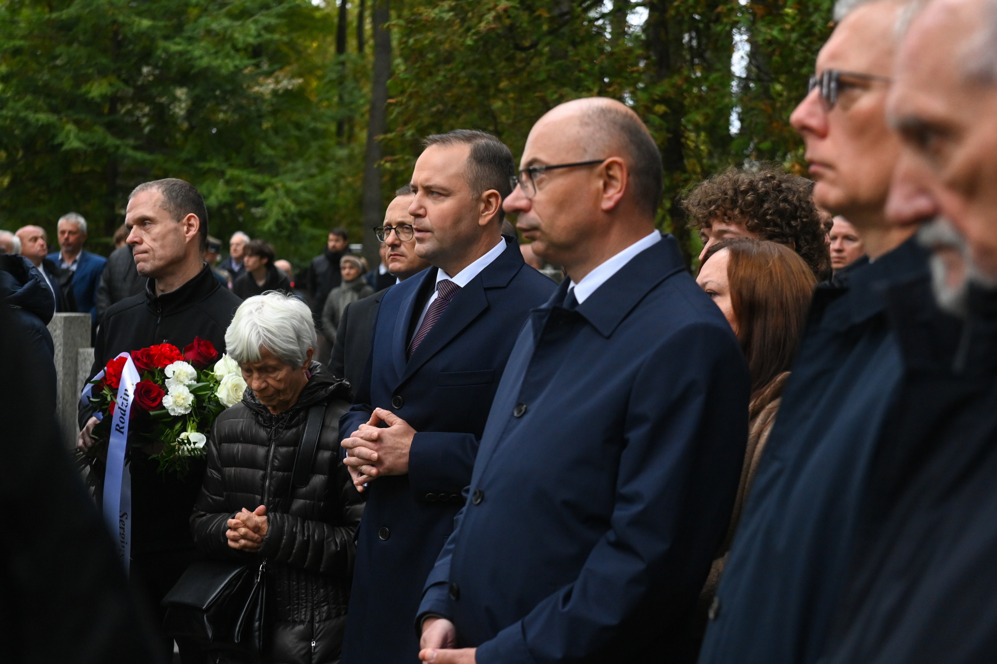 Prezydent Karol Nawrocki i wiceprezes IPN Mateusz Szpytma na uroczystościach pogrzebowych Sergiusza Piaseckiego na Cmentarzu Wojskowym na Powązkach w Warszawie. Fot. PAP/Piotr Nowak