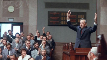 Premier Tadeusz Mazowiecki w Sejmie w 1989 r. w Warszawie. Warszawa, 12.09.1989 r. Fot. PAP/D. Kwiatkowski