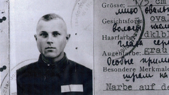 Niemiecka legitymacja strażnika Demjaniuka. Fot. PAP/EPA 