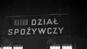 Otwarcie pierwszego Powszechnego Domu Towarowego (PDT) przy ulicy Mickiewicza 27 na Żoliborzu. 08.1947. Fot. PAP/CAF