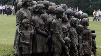 Pomnik dzieci zamordowanych przez Niemców we wsi Lidice. Fot. PAP/EPA