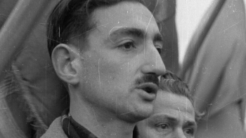 Marek Edelman, jeden z dowódców Żydowskiej Organizacji Bojowej. 1947 r. Fot. PAP/CAF