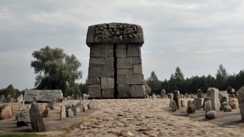 Pomnik-mauzoleum na terenie byłego niemieckiego obozu zagłady w Treblince. Fot. PAP/P. Piątkowski