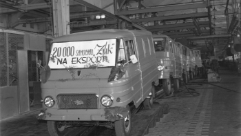 Samochody Żuk w fabryce w Lublinie. Fot. PAP/CAF/J. Trembecki