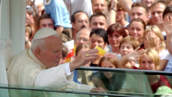 Papież Jan Paweł II podczas pielgrzymki do Polski. Kraków, 18.08.2002. Fot. PAP/A. Hawałej
