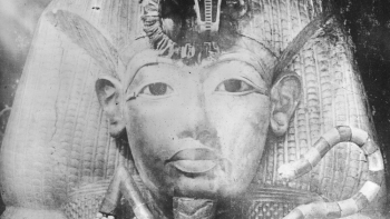 Mumia faraona Tutanchamona odkryta w 1922 r. Fot. NAC 
