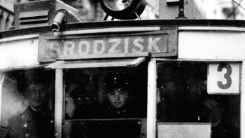 Przednia część wagonu kolejki elektrycznej do Grodziska. 1937 r. Fot. NAC