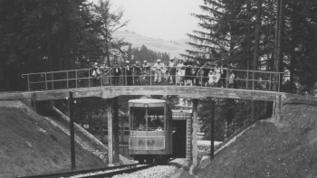 Kolejka linowo-terenowa na górę Parkową w Krynicy. 1938 r. Fot. NAC