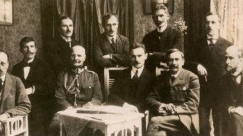 Polska delegacja przed wyjazdem na rozmowy pokojowe z bolszewikami w Rydze. 14.09.1920. Źródło: CAW