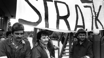 Strajk w Zakładzie Górniczym Rudna. Lubin, 05.1988. Fot. PAP/L. Wdowiński