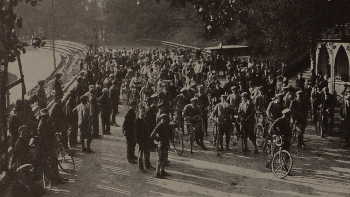 Start I Tour de Pologne - I Biegu Kolarskiego Dookoła Polski. 09.1928. Źródło: CBN Polona