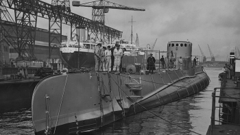 Okręt podwodny ORP "Sęp" tuż po zwodowaniu. 1938 r. Fot. NAC