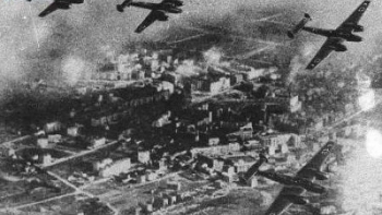 Niemieckie bombowce nad Warszawą. 09.1939. Fot. NAC