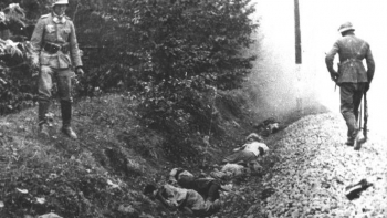 Rozstrzelanie około 300 polskich jeńców (74 pułku piechoty) przez niemiecki 15 pułk piechoty pod Ciepielowem. Fot. NAC