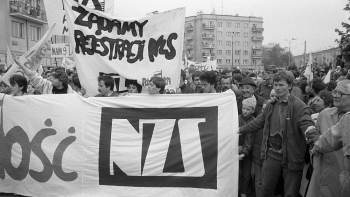 Manifestacja zorganizowana przez Solidarność. Warszawa, 01.05.1989. Fot. PAP/PAI/C. Słomiński