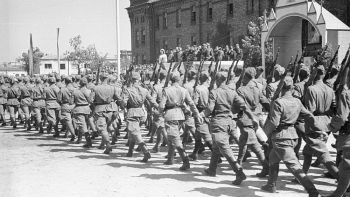 Obchody 1. rocznicy utworzenia Korpusu Bezpieczeństwa Wewnętrznego. Warszawa, 25.05.1946. Fot. PAP/CAF