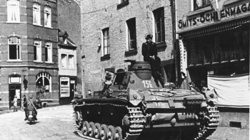 Niemieckie wojska w Maastricht. 05.1940. Fot. Bundesarchiv. Źródło: Wikimedia Commons