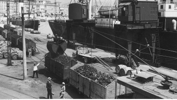 Port morski w Nicei: wyładunek polskiego węgla. 1925–1935. Fot. NAC