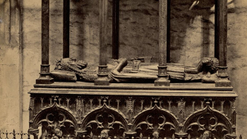 Pomnik Kazimierza Wielkiego w katedrze wawelskiej. Źródło: CBN Polona