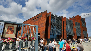 Widok na siedzibę nowo otwartego Europejskiego Centrum Solidarności w Gdańsku. 30.08.2014. Fot. PAP/A. Warżawa