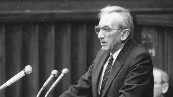 Tadeusz Mazowiecki zgłasza Sejmowi dymisję swojego rządu. 14.12.1990. Fot. PAP/CAF/T. Walczak