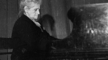 Pierwszy Międzynarodowy Festiwal Chopinowski: pianistka Zofia Rabcewiczowa. Duszniki Zdrój, 11.1946. Fot. PAP/CAF/Chmielewski