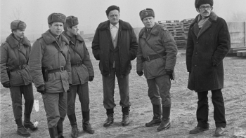 Wojskowe terenowe grupy operacyjne: oficerowie w czasie kontroli GS w Boguchwale. 21.01.1982. Fot. PAP/CAF/A. Łokaj 