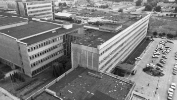 Gmach główny Telewizji Polskiej przy ulicy Jana Pawła Woronicza 17. Warszawa, ok. 1980 r. Fot. PAP/M. Belina Brzozowski