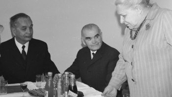 Uroczystość w redakcji „Dziennika Ludowego”, z prawej Zofia Solarzowa. 1972 r. Fot. NAC