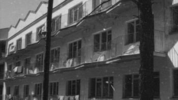 Ośrodek internowanych. Gołdap, 1982 r. Fot. PAP/R. Sieńko