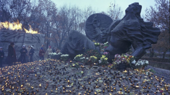 Pomnik Polegli Niepokonani. Warszawa, 01.11.1983. Fot. PAP/J. Morek
