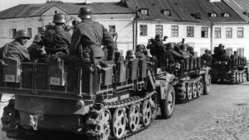 Wehrmacht na przedmieściach Częstochowy. Wrzesień 1939 r. Fot. Bundesarchiv. Źródło: Wikimedia Commons