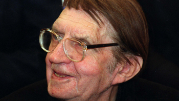 Ks. Jan Twardowski (w 2001 r.), fot. PAP/Andrzej Rybczyński