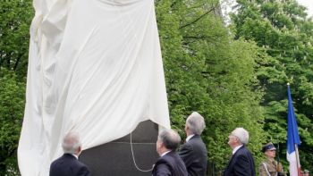 Odsłonięcie pomnika Charles’a de Gaulle’a, fot. PAP/Radek Pietruszka
