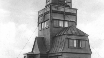 Pierwszy budynek obserwatorium meteorologicznego na Śnieżce, fot. domena publiczna