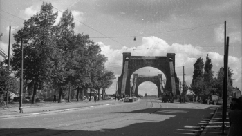 Most Grunwaldzki w 1947 r. Fot. PAP/CAF