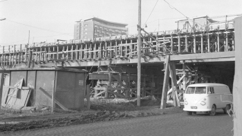 Budowa Trasy Łazienkowskiej w Warszawie. Fot. PAP/Zbigniew Wdowiński