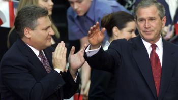 Prezydenci Polski - Aleksander Kwaśniewski, i Stanów Zjednoczonych - George W. Bush. Fot. PAP/Radek Pietruszka