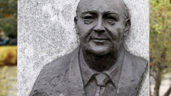 Popiersie Wilhelma Szewczyka. Fot. PAP/Andrzej Grygiel
