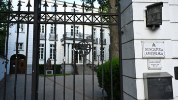 Siedziba Nuncjatury Apostolskiej w Warszawie. Fot. PAP/Radek Pietruszka