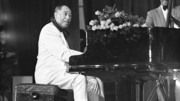 Duke Ellington na koncercie w Sali Kongresowej w Warszawie. Fot. PAP/Ireneusz Radkiewicz