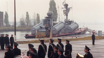 Świnoujscie, 28 października 1992, ostatnia rosyjska jednostka bojowa opuszcza terytorium Polski. Fot. PAP/Jerzy Undro