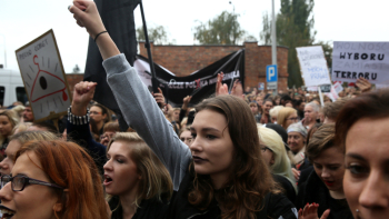 Czarny protest 3 października 2016. Fot. PAP/Tomasz Gzell