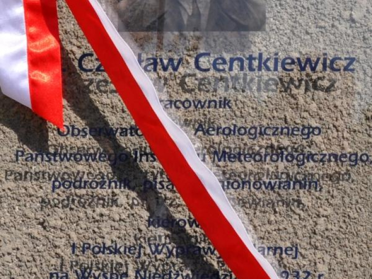 Pamiątkowa tablica poświęcona Cz. Centkiewiczowi w Ośrodku Aerologii IMGW w Legionowie. 2012.09.26. Fot. G. Matuszewski
